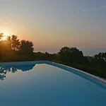 Vista Mare Con Piscina Privata A * Cefalù